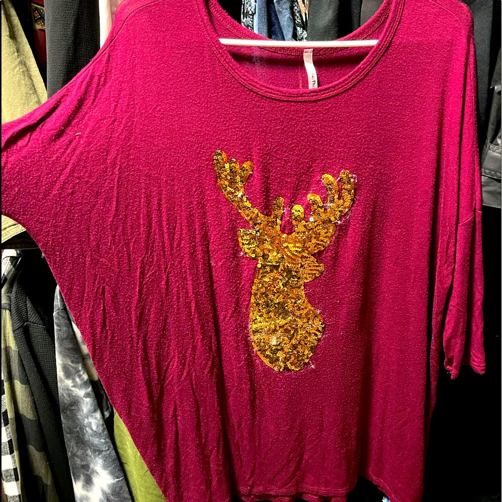 Flowy holiday top. Deer head sequined